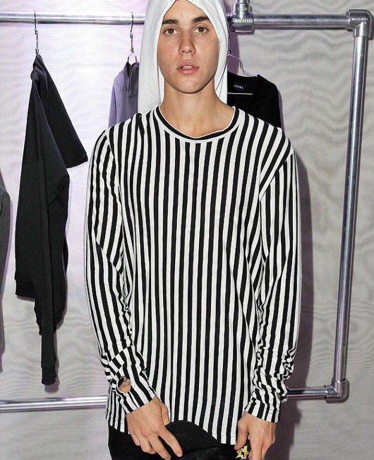 beliebergirl94x's tweet photo. eighty eight #iHeartAwards #BestFanArmy #Beliebers https://t.co/ufTK97B09x