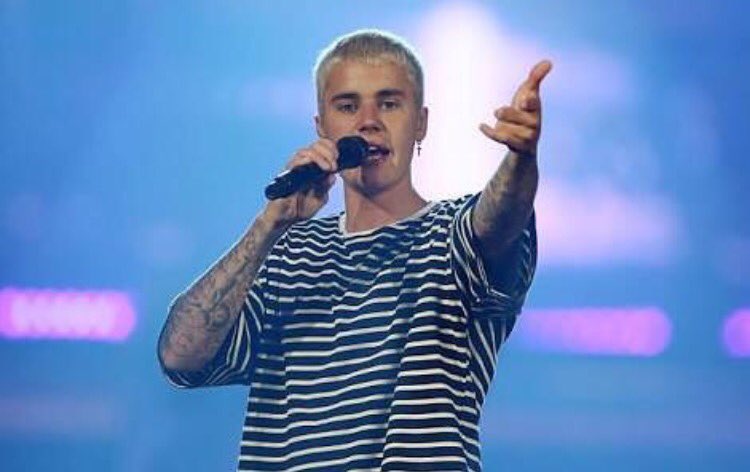beliebergirl94x's tweet photo. eighty nine #iHeartAwards #BestFanArmy #Beliebers https://t.co/PEHIgd5LSq