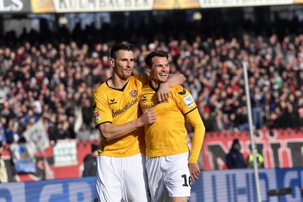 DynamoDresden's tweet photo. Debüt-Tor & Kicker-Elf des Tages – Philip #Heise hat sich rasch eingefügt bei Dynamo. 👌 https://t.co/BrWFvUD7V9 👈 #KreiselInterview #sgd1953 https://t.co/J17LMkeRnE