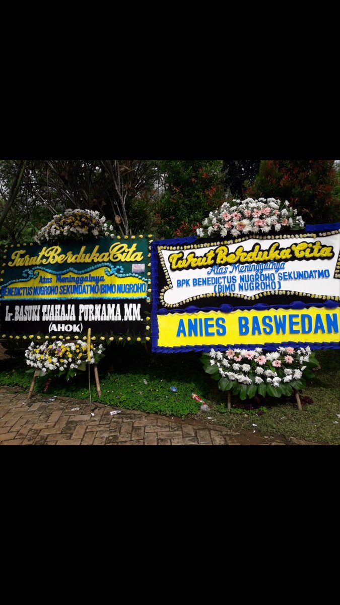 RKristiawan's tweet photo. Kematian membuat mereka berdua dekat. https://t.co/iLZjwTwl1Q