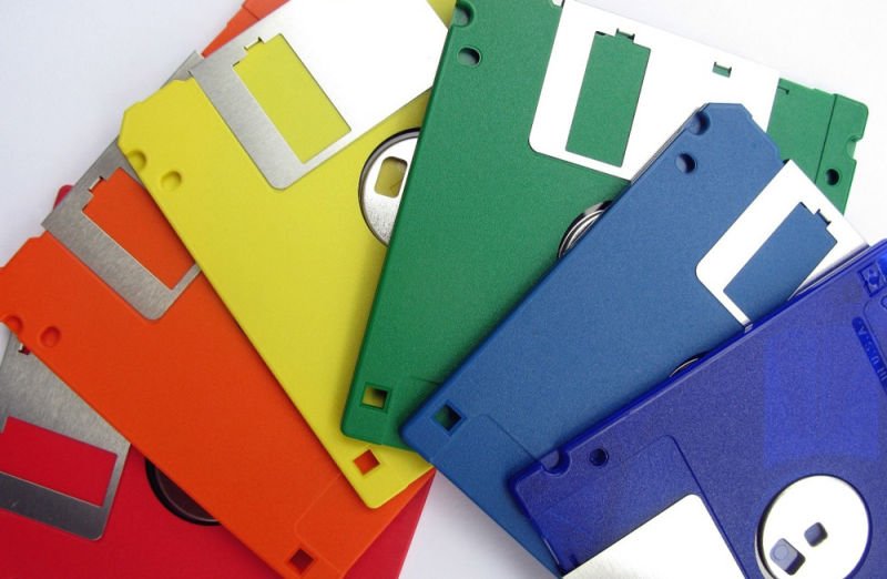 JamCrackersUK's tweet image. #TechTriviaTuesday Did you know that a single Gigabyte is equivalent to over 700 floppy disks or just over a single CD? #FunFacts