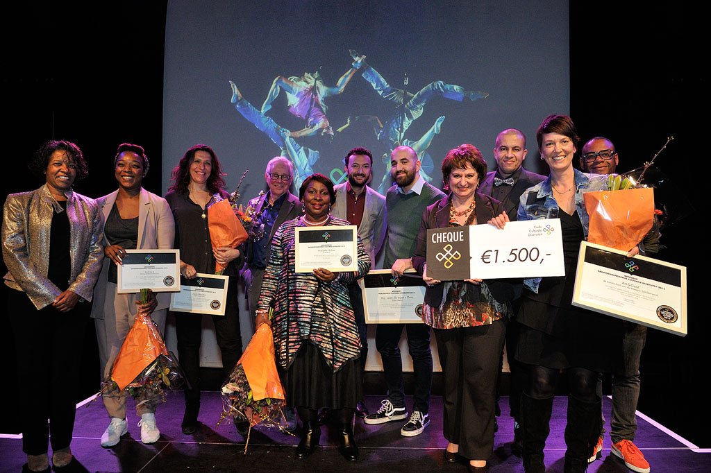 Uitreiking CCD Award 2017: een spetterend programma met de 5 genomineerden live. Kom je ook? bit.ly/2kIemYj #CodeDiversiteit