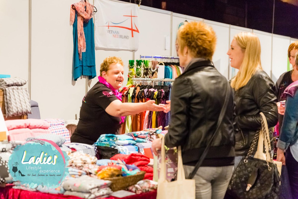 EasyfairsNL's tweet photo. Tweede editie #Ladies #Lifestyle Experience #Hardenberg groeit uit naar 2-daags evenement: https://t.co/QF0pHo9znS #vrouwen #beauty #fashion https://t.co/FUGkRwClLO