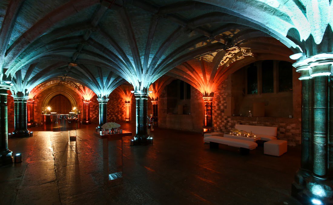 FisherStaging's tweet photo. Our bespoke made mirror bar &amp; poseur tables looked stunning @guildhalllondon last week #creativeevents #creativedesign #bespokestaging https://t.co/VFQCmoWxpl