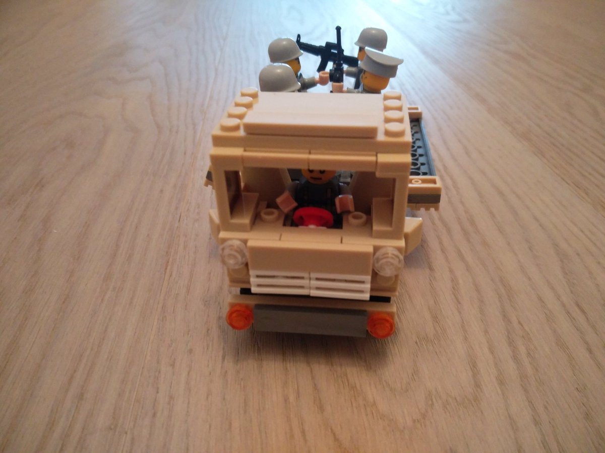 Alt_Bricks's tweet photo. Wir testen demnächst im BLOG alle #KAZI #Army Sets. Den Anfang macht 84027. Alle Steine sind 100% #LEGO kompatibel. https://t.co/qbtuF6tz6P https://t.co/61hizg92hI