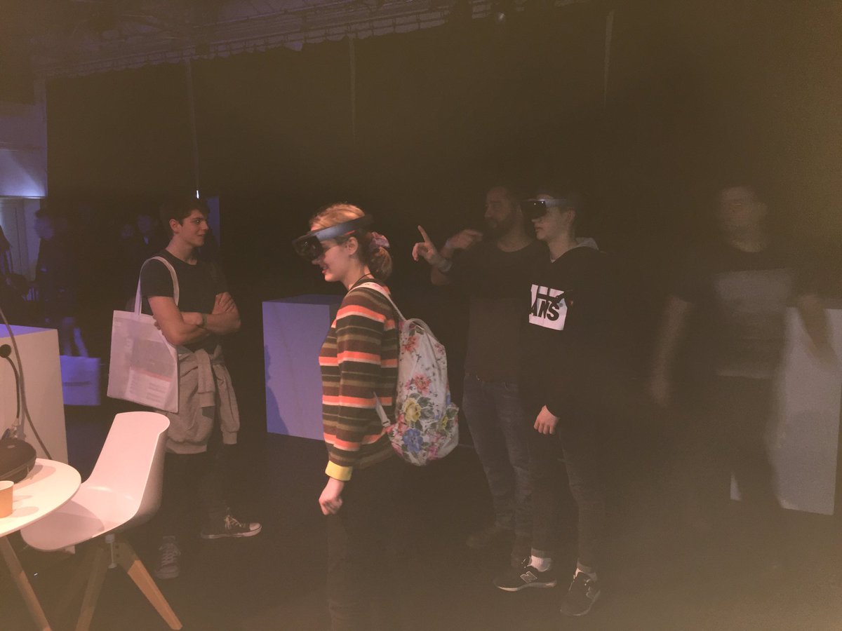 GarrieOwens's tweet photo. #VFXFestival #pearson #escapestudio Hololens at the VFX expo being denied by Pearson TQ https://t.co/mDa2rnxPrV