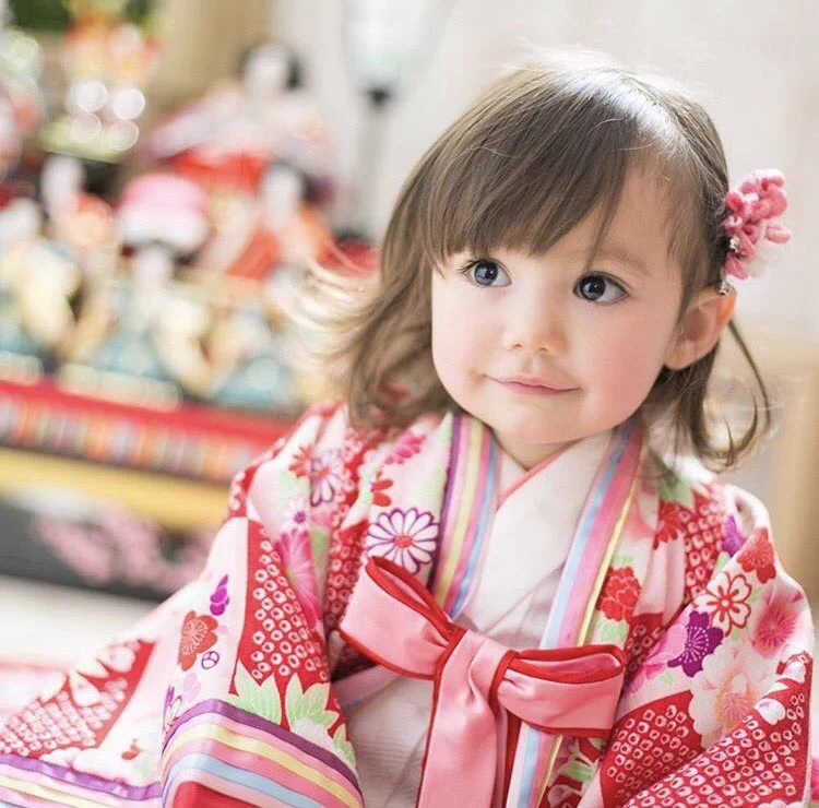お雛様が見えなくなるくらい可愛いｗ本当に天使みたいｗｗ