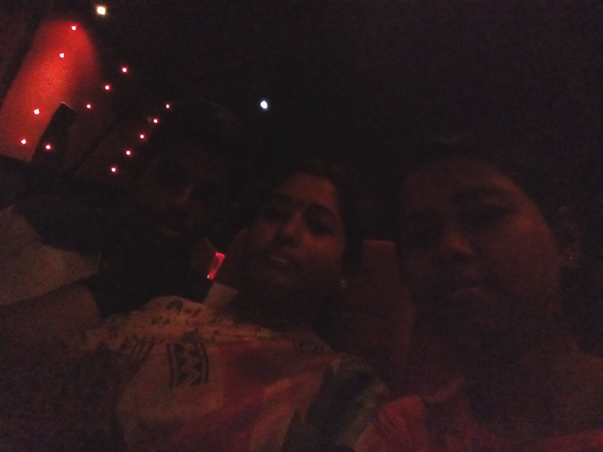 SwagataDhara1's tweet photo. @iamsrk me with my Maa& Bhai #RaeesWithFamily #RaeesAgain @RaeesTheFilm @RedChilliesEnt @excelmovies @TheMahiraKhan @SRKUniverse https://t.co/5X5pcDWalQ