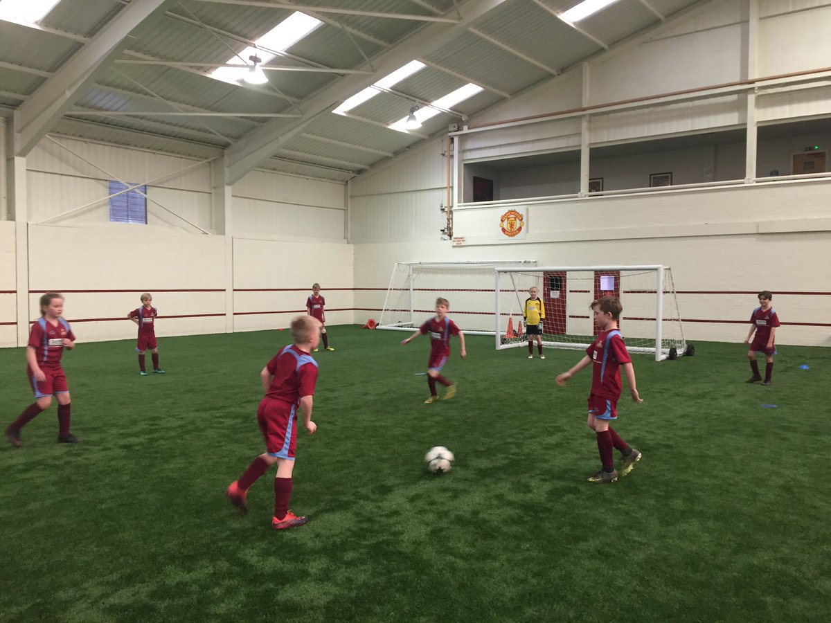 KCLynchey's tweet photo. We're at The Cliff ready for @ManUtd primary schools tournament. ⚽️⚽️⚽️#football @HolcombeBrook @Y6holcombebrook @BurySchoolGames https://t.co/ARuFCCxPtQ
