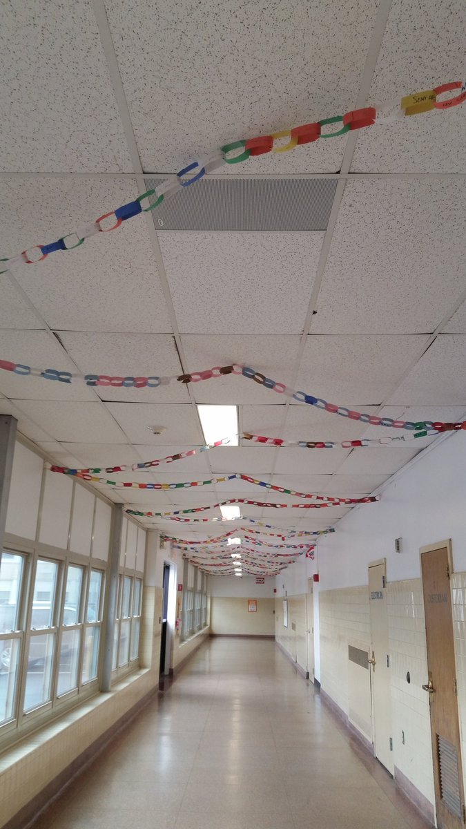 PVMemHS's tweet photo. Great Kindness Challenge - Kindness Chains. #Kindnessmatters https://t.co/vCCaItkkPA