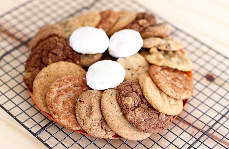 #Cookies—a great idea for the whole group. #ValentinesDay #giftideas #officemeeting #clientgifts #longbeach #creativecakery