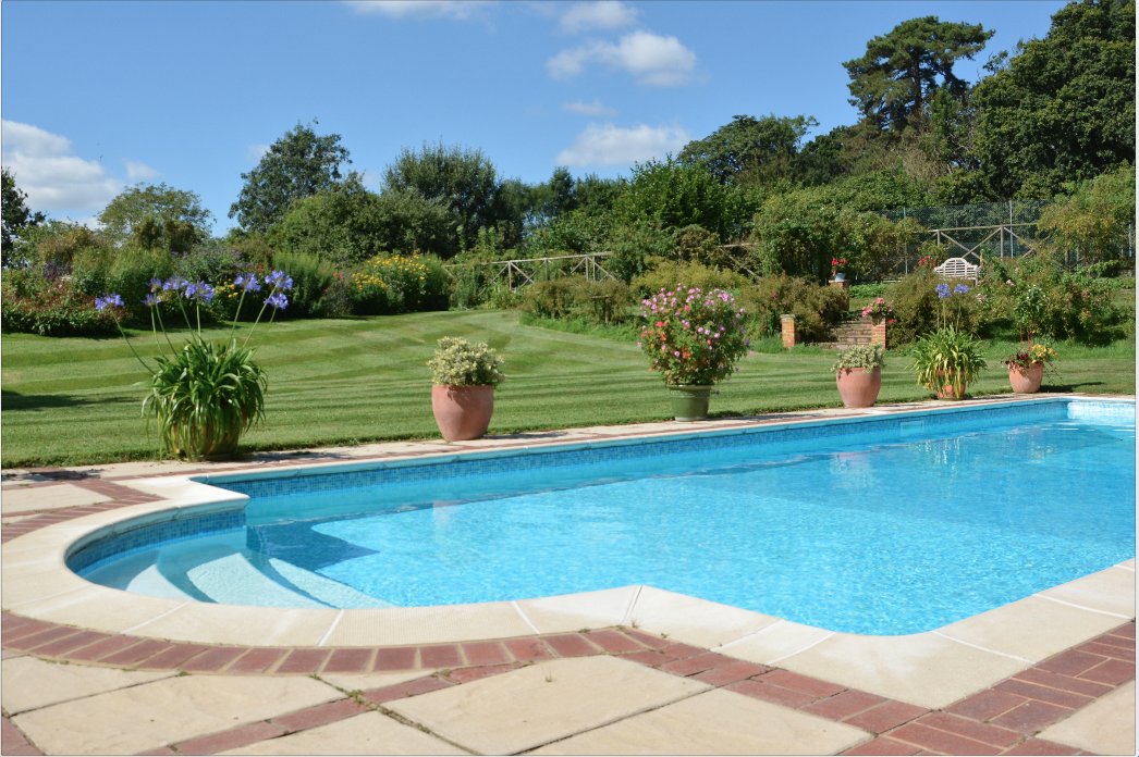 BestofSuffolk's tweet photo. Looking for a break away this summer? Why not book one of our fantastic properties with access to a swimming pool! https://t.co/M3PrCxund2 https://t.co/sdherMemHR