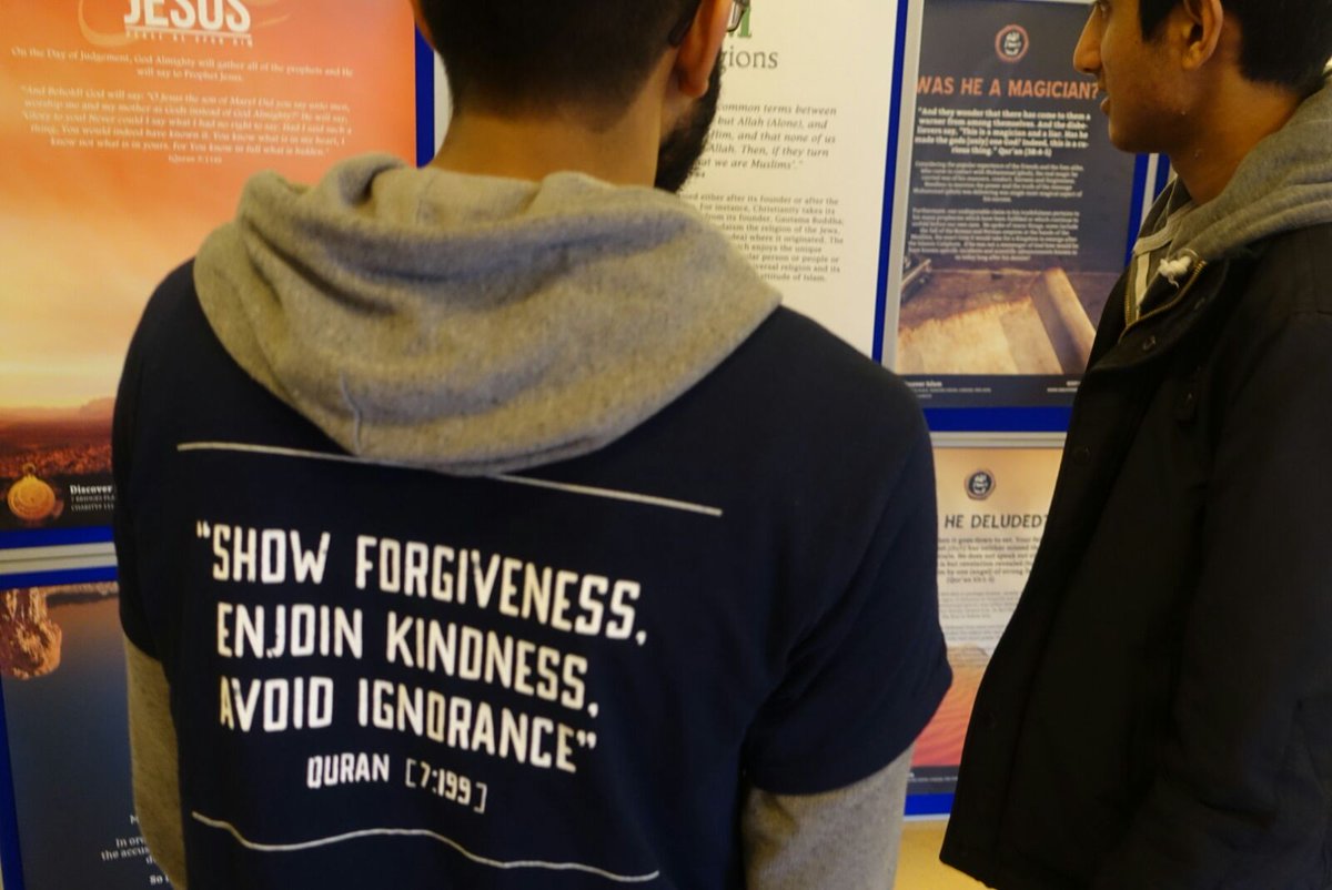uclisoc's tweet photo. Day 2 of the #DiscoverIslamWeek2017 exhibition! https://t.co/bPeV9s7Cn0