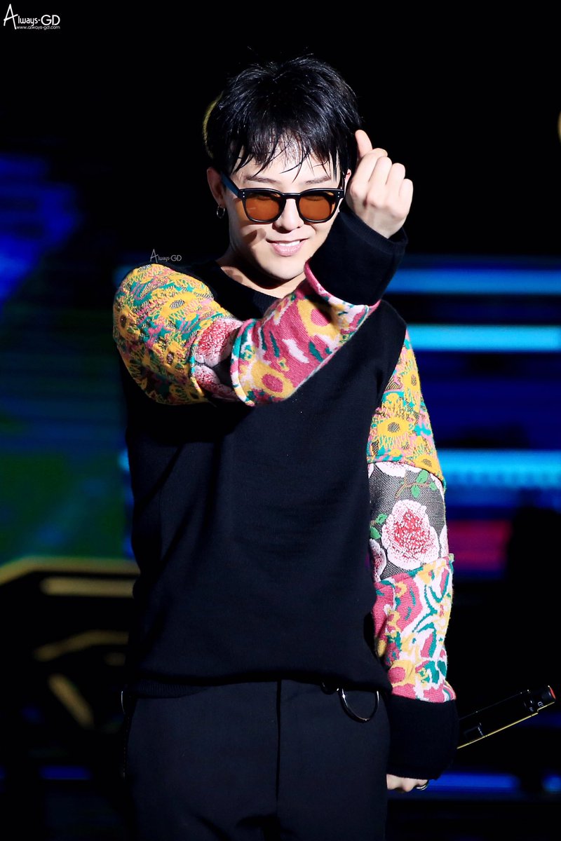 always_gd's tweet photo. GooD night 🌃✨ 

🌱

#GD #지디 #GDRAGON #지드래곤 
#AlwaysGD https://t.co/GzwlZZIO8n