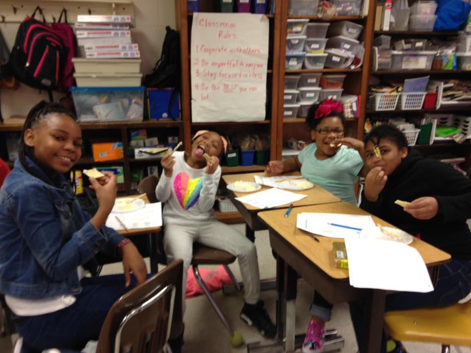 RCSWolvesPLN's tweet image. @RomeCitySchools EC Ss making butter while exploring physical and chemical changes in matter. Yummy! #ScienceMatters #RCSWolvesPLN