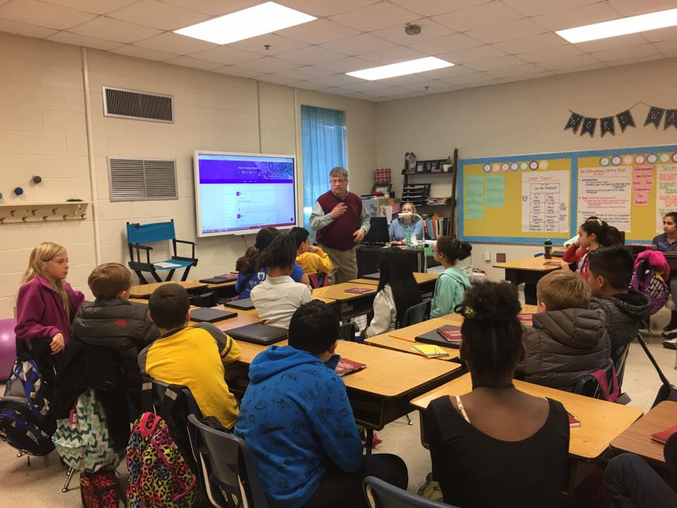 RCSWolvesPLN's tweet image. @RomeCitySchools West Central&apos;s Ss loved their first session of the YoungTales Storytelling Club w/ Dr. Bob Harris!#YoungTales #RCSWolvesPLN