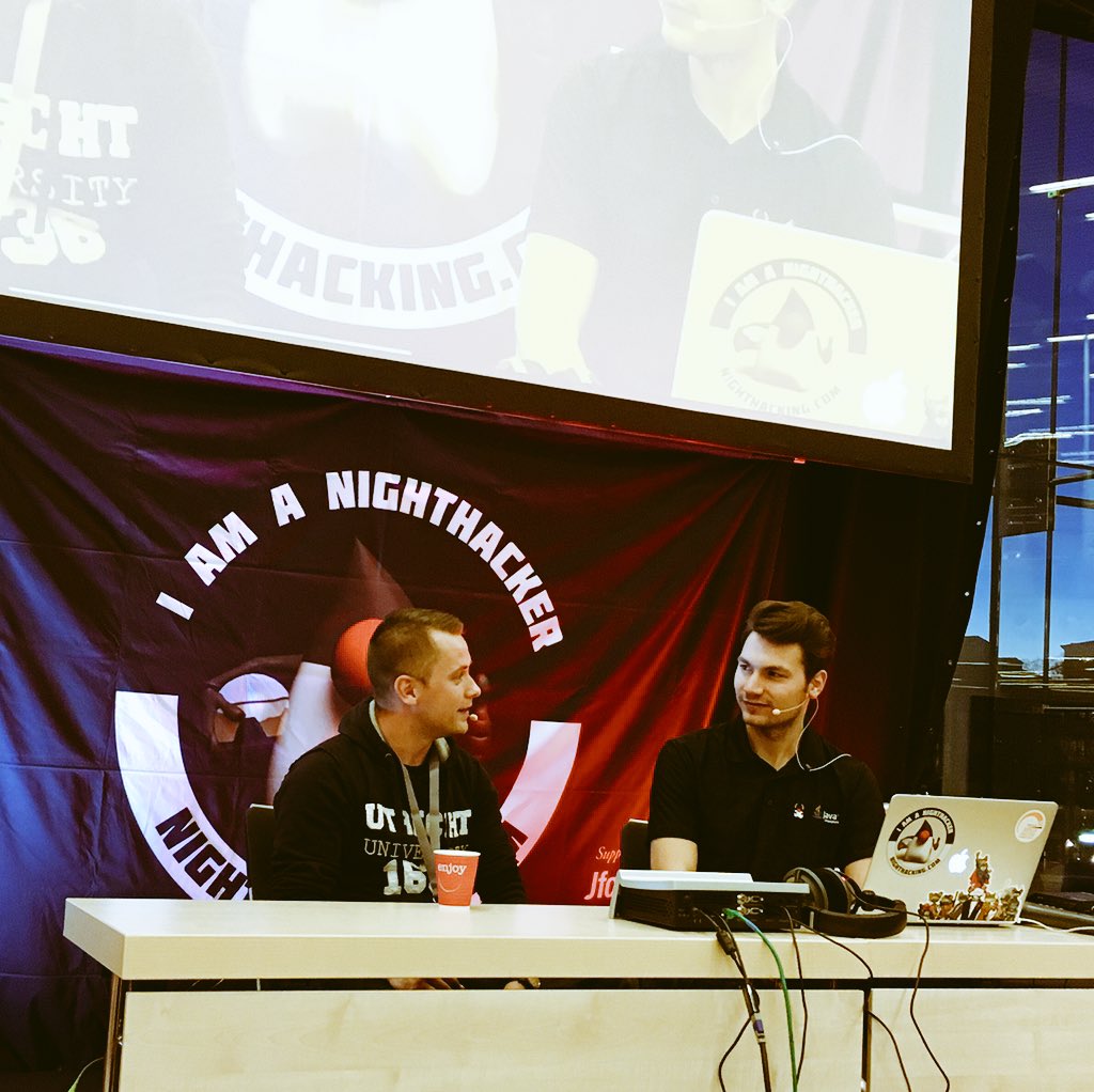 @BrianVerm and @DaschnerS chatting at #Jfokus https://t.co/LQ2eo4iiJ5