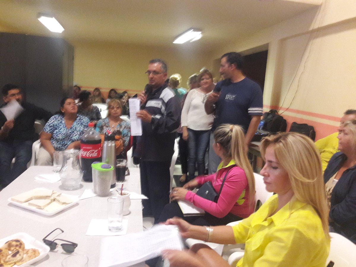 claudioacunia's tweet photo. Definiendo el futuro de la educación de Salta. Reunión de Adp con delegados de toda la Provincia. En estado de Alerta permanente https://t.co/TsjsPZgNe1