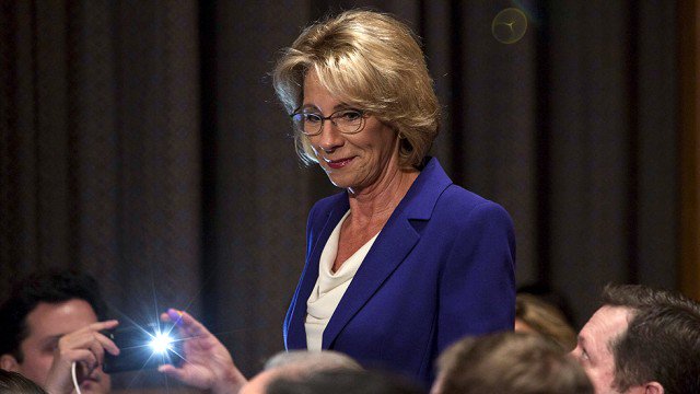 thehill's tweet photo. GOP senator joins Dems' all-night protest ahead of DeVos confirmation vote: https://t.co/n9e5BSTaaH https://t.co/vQuoeexDhY