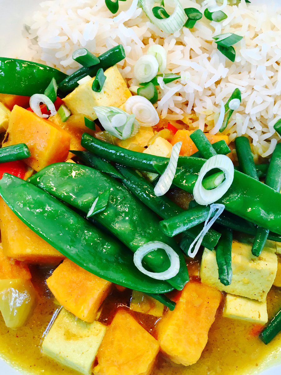TheArk_Kitchen's tweet photo. The vibrance of Asian flavours #Thai #massaman #curry @gwbramwell @BaxterStorey https://t.co/PH6fihXpD7