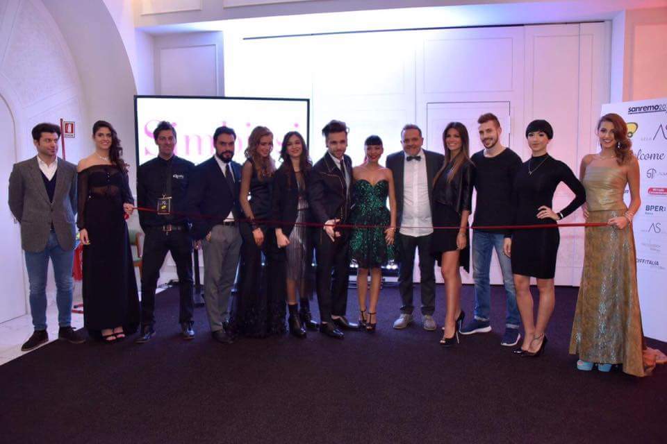 BernabeiFanPage's tweet photo. Alessio Bernabei ha inaugurato l'Area Stile.
#Areastile #NelMezzoDiUnApplauso https://t.co/407IcAaeS1
