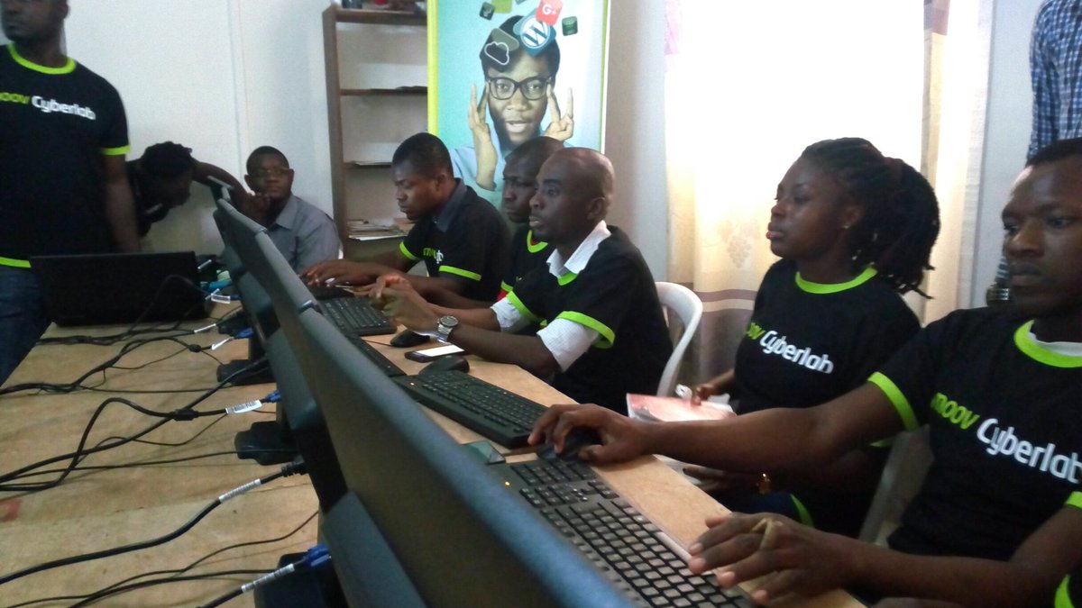 fulbertkoffi's tweet photo. #Moov #Akendewa démarrage du #Cyberlab2017 dans la commune du #Abidjan_Plateau ce matin https://t.co/2RYmrm840e