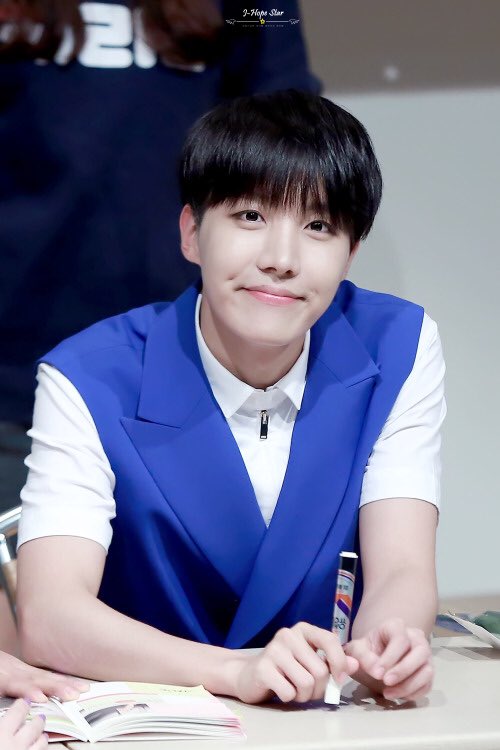 Kpopallday__'s tweet photo. جيهوب https://t.co/BZpnElL1Dz