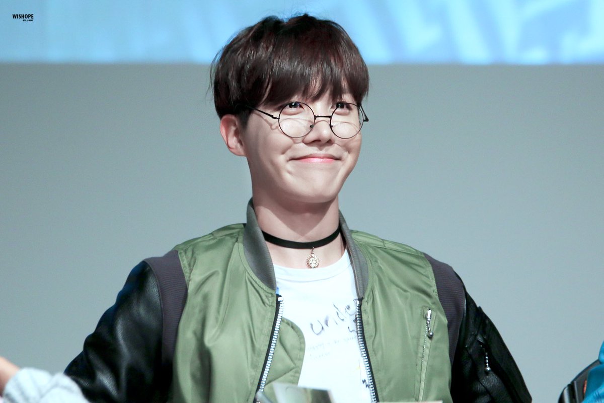 Kpopallday__'s tweet photo. جيهوب https://t.co/BZpnElL1Dz