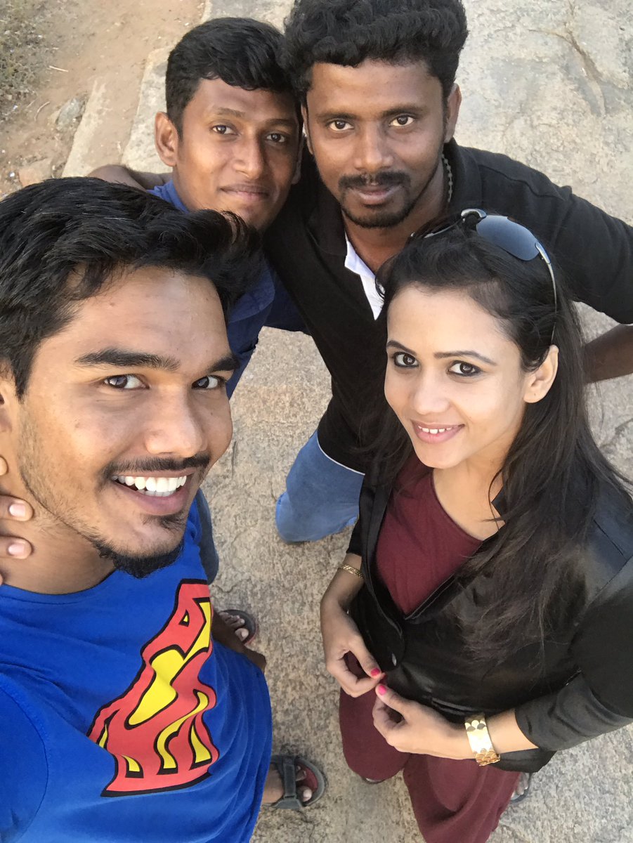 iamManimegalai's tweet image. Fun time at mahabs after valentines day spcl shoot 💃 #Funafterwork with my team mates 🙌🙌