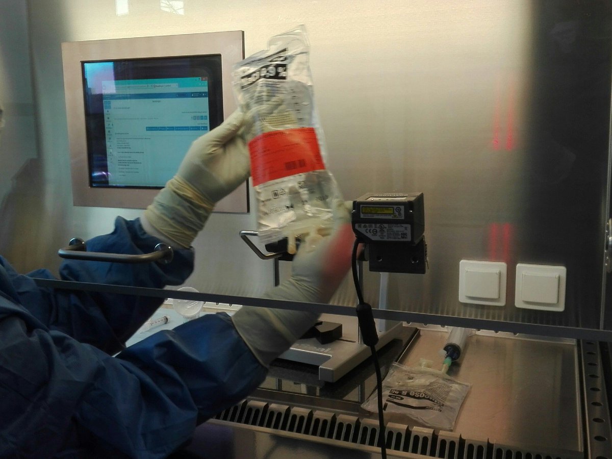 ComeoNews's tweet photo. .@AZNIKOLAAS started yesterday in production with @CytoWebNews!
#BedSideScanning #LaminarFlows #LabResultsIntegration https://t.co/QT9wsivpKF