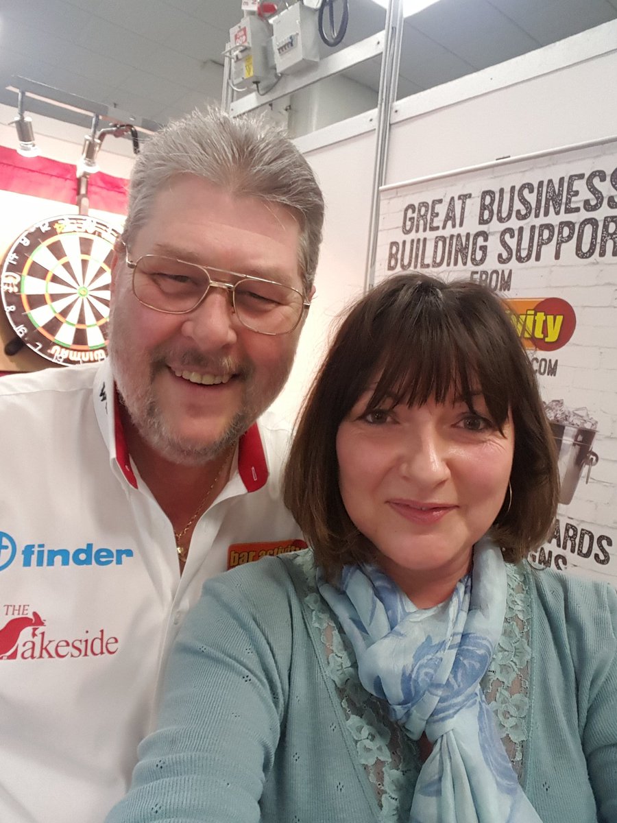 SoosBrooker's tweet photo. Just played darts with a legend..#PUB17 #baractivity #martinadams #darts https://t.co/UvifZsSGto