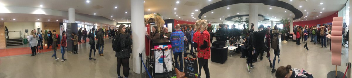 UoMCareers's tweet photo. Lots going on. Come down to Uni Place for #MyFutureFest https://t.co/5OUTFhWre8
