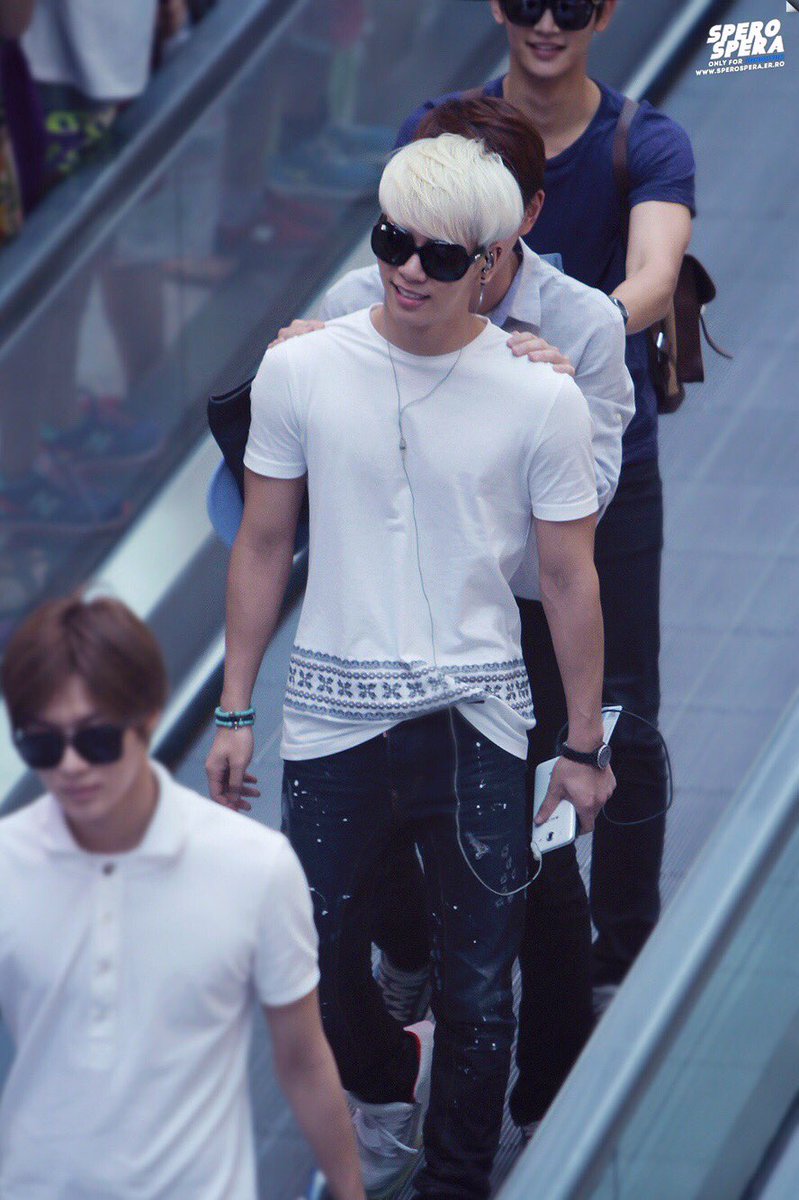 pics_onew's tweet photo. 130802
#SHINee #onew #jonghyun #minho 
(δvδ)    (ㅎㅅㅎ)▽⌒)_ㅍ) https://t.co/CIjyjO6TNb