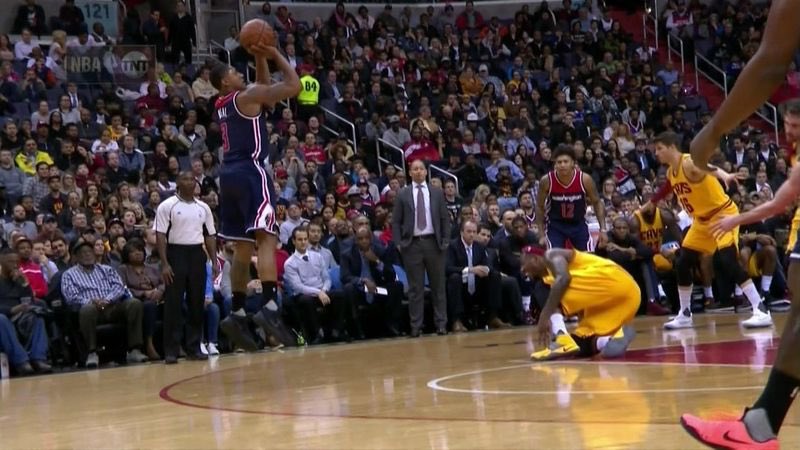 ShUmpdates's tweet photo. February 6th, 2017
Cavaliers vs. Warriors 140-135
Shumpert leaves game with a sprained ankle defending Bradley Beal! https://t.co/Z5hpl6cWxU