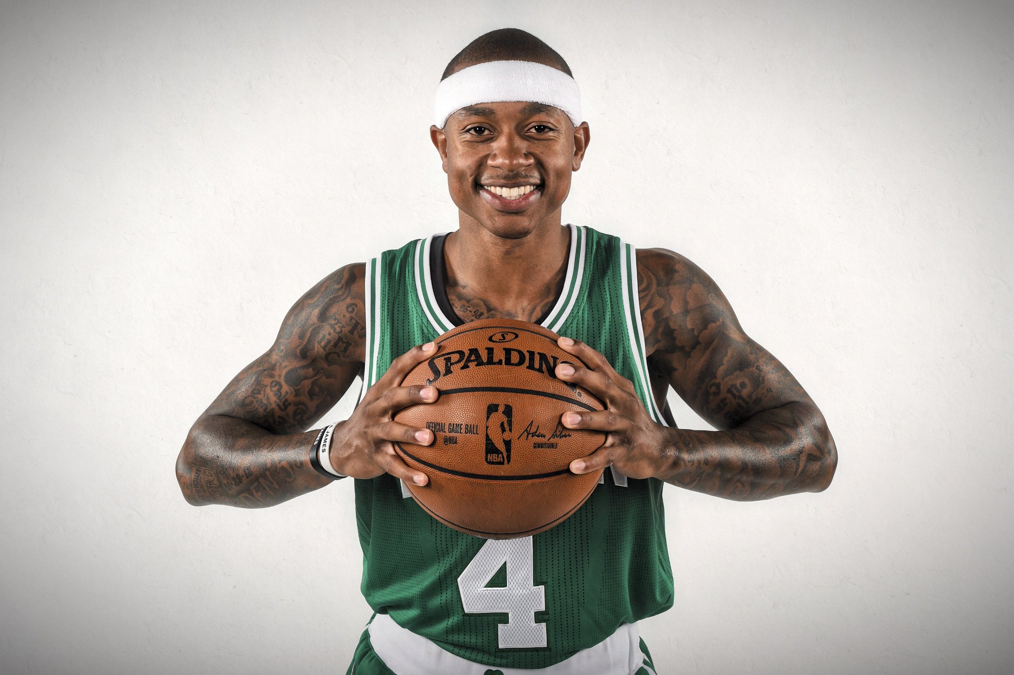 Join us in wishing Isaiah_Thomas of the celtics a HAPPY 28th BIRTHDAY! 