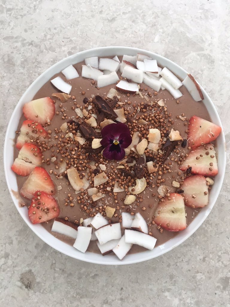 Desiresoffood's tweet photo. The power of Instagram 💥 never feel bad because your food or body looks nothing like the people you see on 📸❤editing changes everything. https://t.co/RhAC7YC6hU
