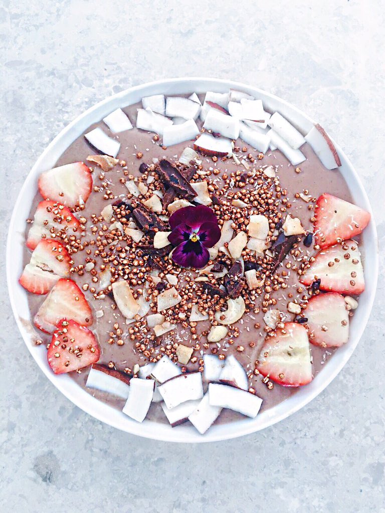 Desiresoffood's tweet photo. The power of Instagram 💥 never feel bad because your food or body looks nothing like the people you see on 📸❤editing changes everything. https://t.co/RhAC7YC6hU