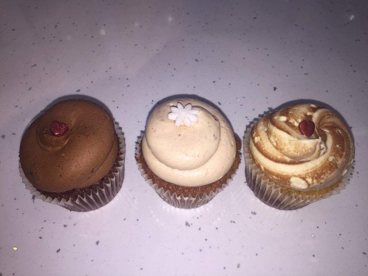 ccakeinsanity's tweet photo. Some of today's fab flavours Chocolate Fudge, Malt &amp; Marble available @ccakeinsanity @ArnottsDublin sold individually or in boxes of 6 or 12 https://t.co/fOSJTRyWPA