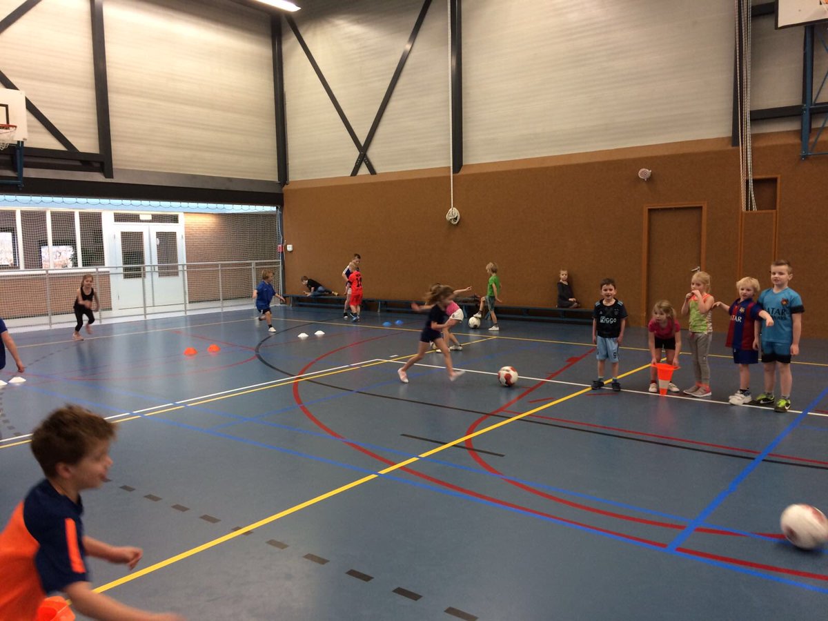 Vandaag is <a href="/DOS37/">DOS'37</a> gestart met kennismakingslessen in het basisonderwijs. Vandaag waren de scholen Eltheto en Weemewereld aan de beurt 👍👍.