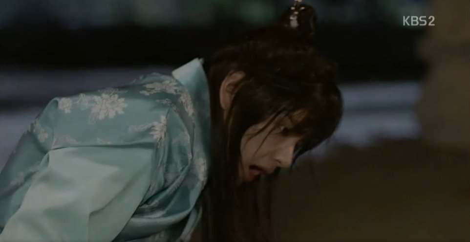 JiHa_ViO_DaNDy's tweet photo. Hansung got emotional tonight... be brave Hansung Rang!!! 💪💪💪👊👊👊#Hwarang #뷔 #방탄소년단 @BTS_twt https://t.co/JmbklhWy2x