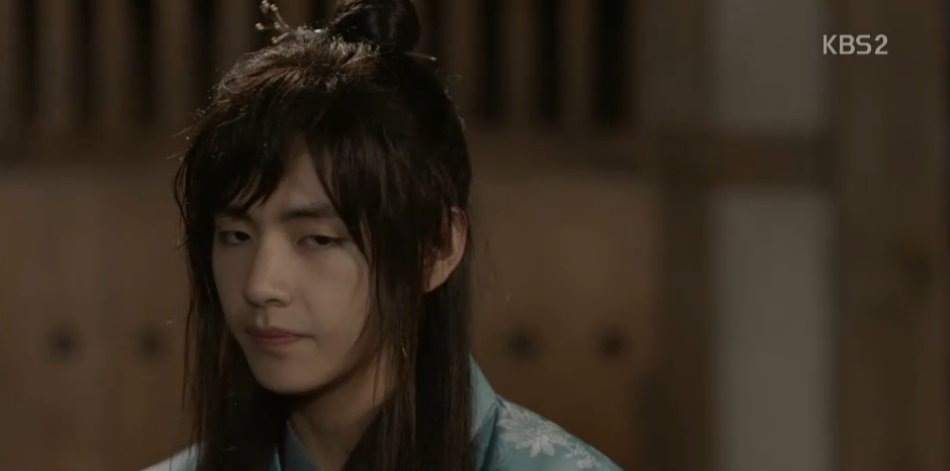 JiHa_ViO_DaNDy's tweet photo. Hansung got emotional tonight... be brave Hansung Rang!!! 💪💪💪👊👊👊#Hwarang #뷔 #방탄소년단 @BTS_twt https://t.co/JmbklhWy2x