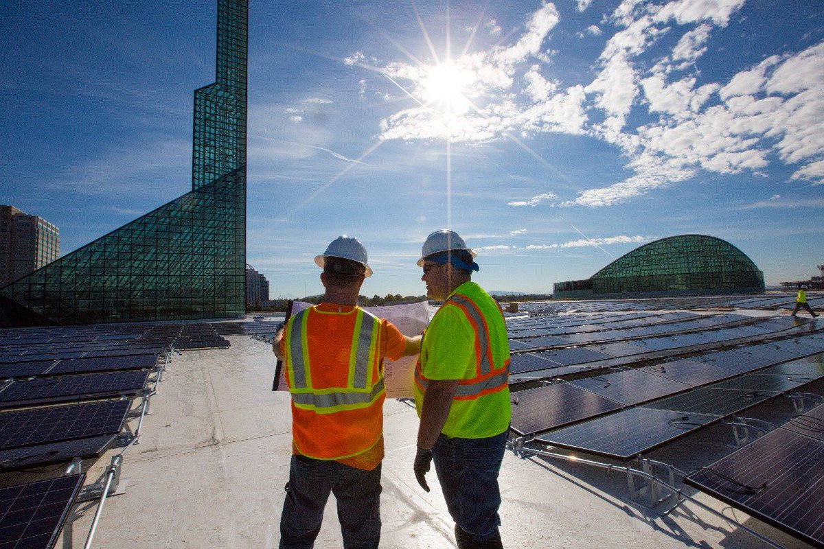 IRECUSA's tweet photo. One out of every 50 new jobs created in the U.S. last year was created by the solar industry! More at: https://t.co/Gr6Uc0BuLO #solarjobs https://t.co/AB6w0TzZJL