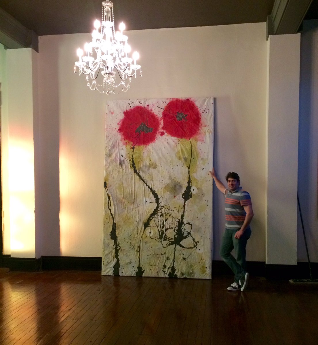 DougArnholter's tweet photo. #kiss     I love creating large pieces.  What do you want created?  https://t.co/JpBOEgZdH7 https://t.co/3e1AjYztiV