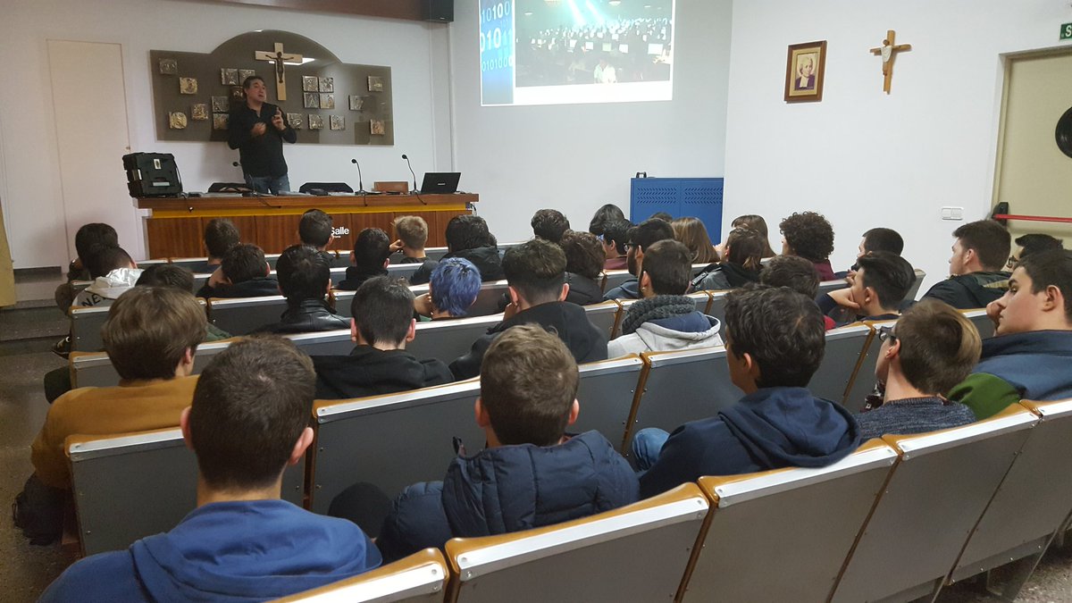 miqmag's tweet photo. Avui, xerrada molt instructiva sobre Ciberseguretat d'en @BrunoPerezJunca pels alumnes de #CFGMinformatica #LaSalleGirona #sid2017 https://t.co/mhP109PyET