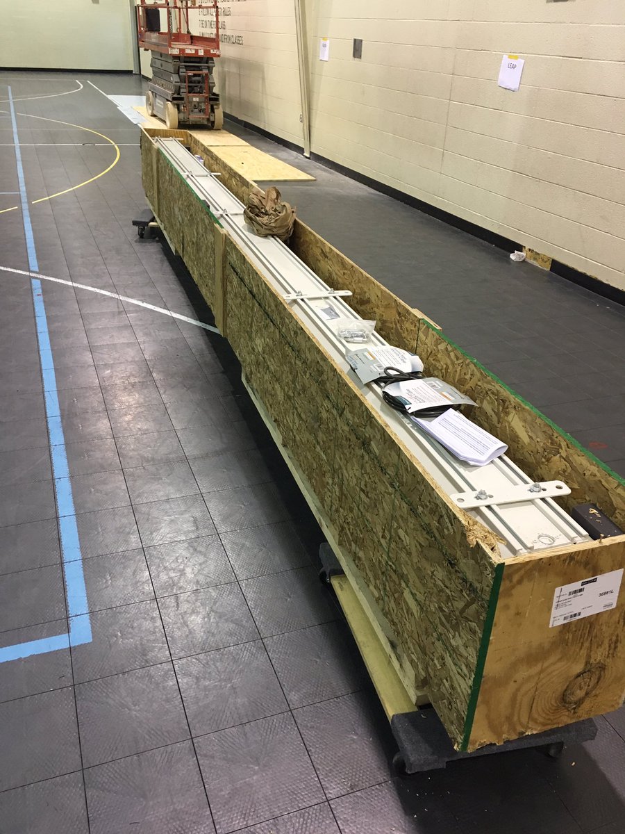 New projector and screen going into CES. @ItDcbe @DCBE <a href="/DLWeeks83/">Danny L. Weeks, Ed.D.</a>