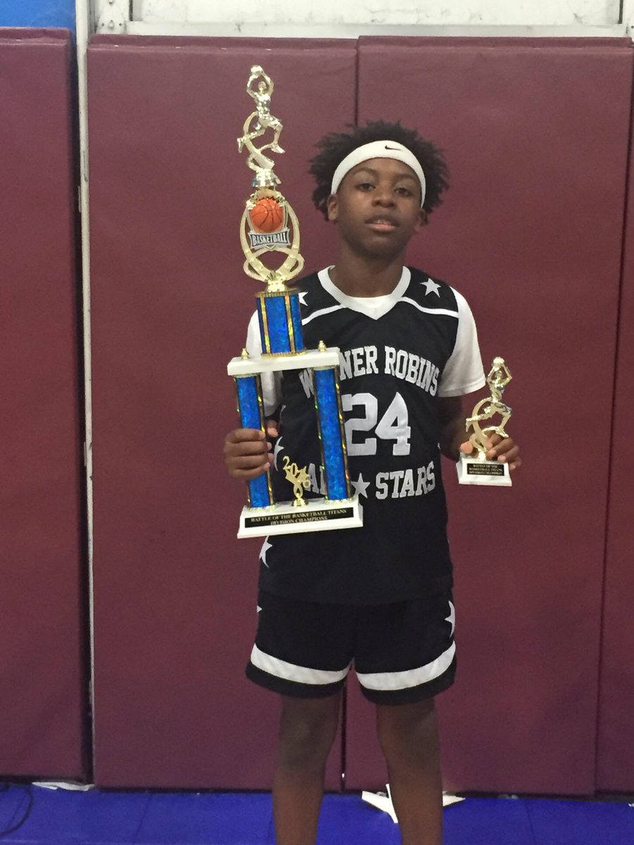 tolan_morgan's tweet photo. My baby boy HB lit me up for 24 points last night to lead his team to victory. #lildude #lilsteph #proudparents @lemi925 https://t.co/zbCaoN0CqG