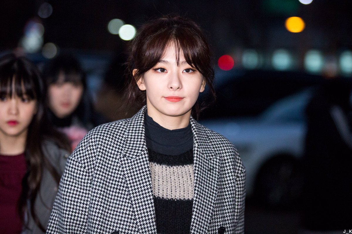 wjdrlgsjj's tweet photo. 170207 슬기 SBS 라디오 출근길 1pic

#강슬기 #슬기 #SEULGI @SMTOWNGLOBAL https://t.co/hEDl1zSokR