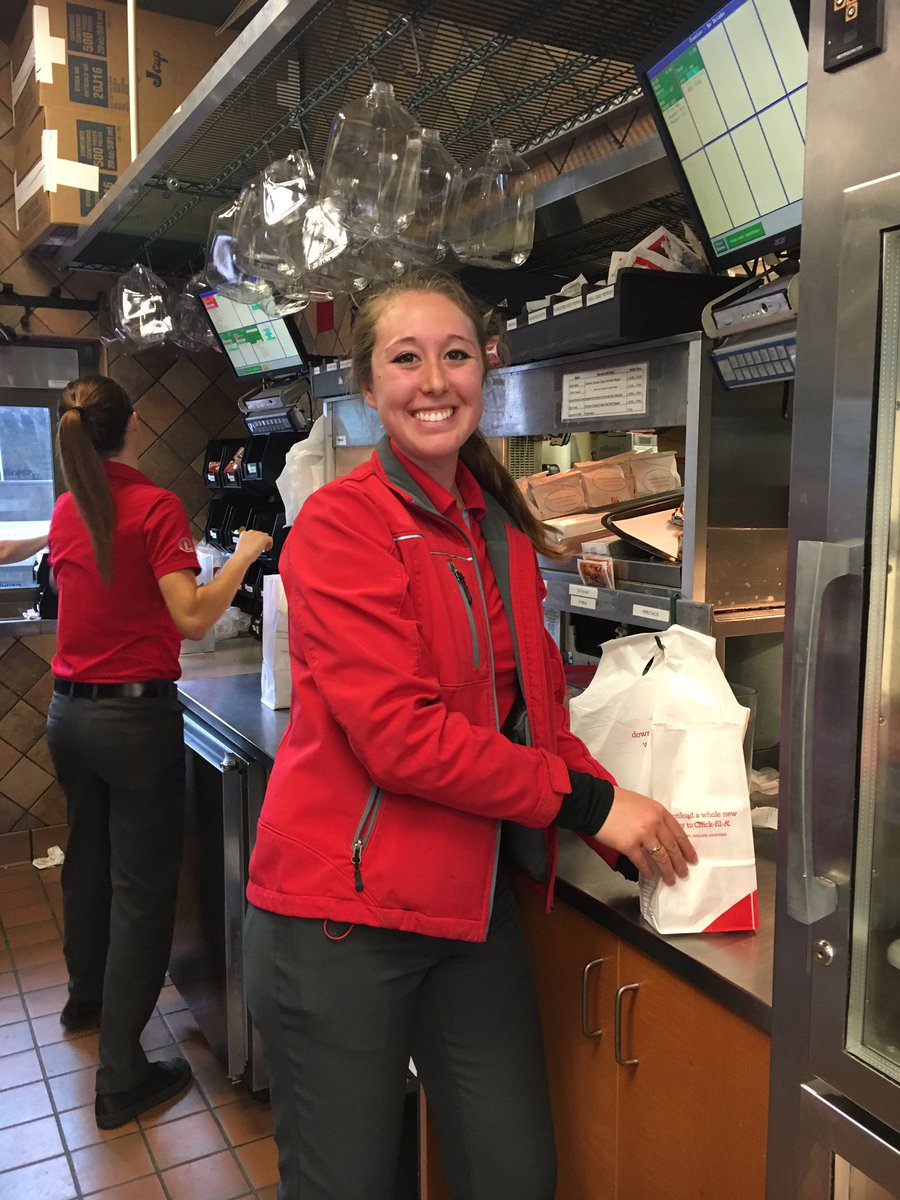 Our #TeamMemberTuesday this week is McKenzie Beckner. Everyone says McKenzie is constantly smiling a and is always encouraging others! #TMT