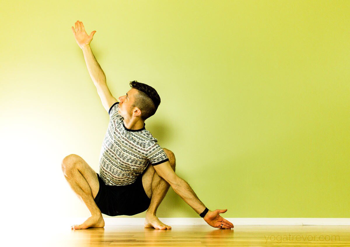 YogaTrevor's tweet image. Opening the body helps to free the mind and the heart. How can you be more open to others? #malasana #openbody #openmind #openheart