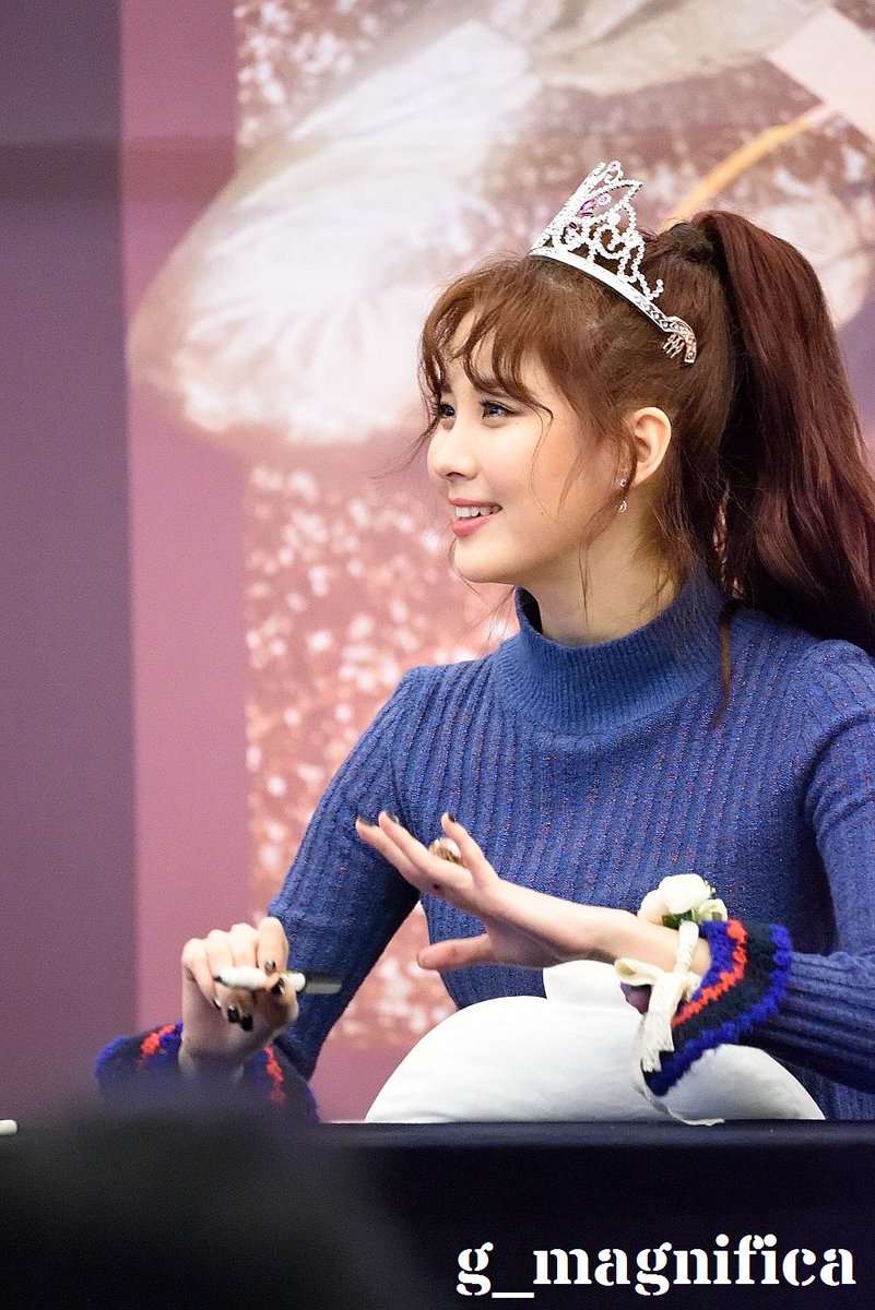 [PIC][05-02-2017]SeoHyun tham dự buổi Fansign cuối cùng cho "Don't Say No" vào tối nay - Page 3 C4EdP9AUoAEUpnF